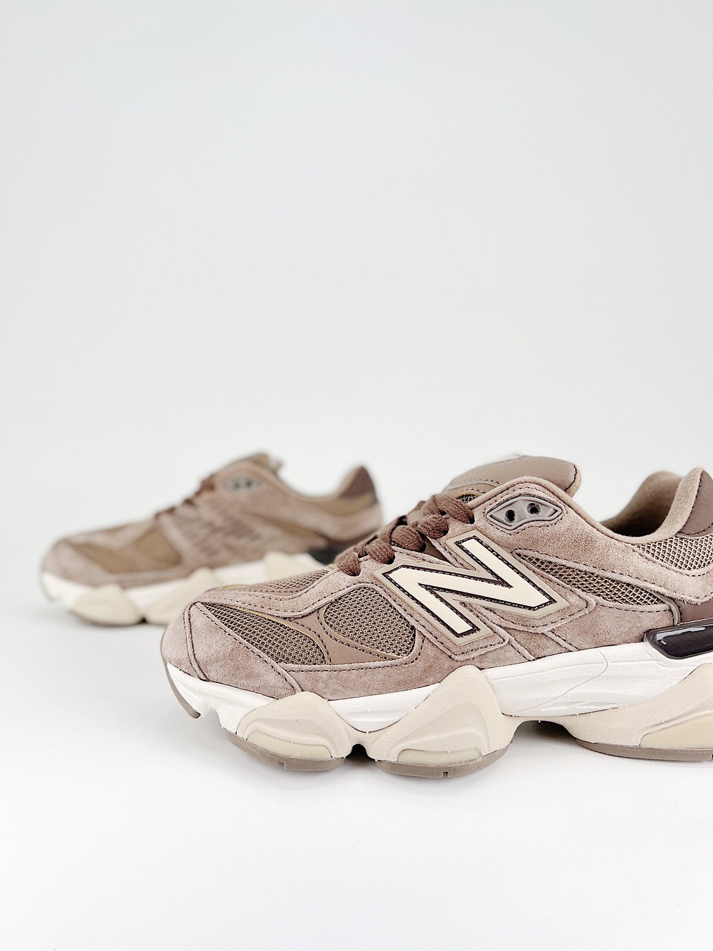 New Balance 9060 Mushroom