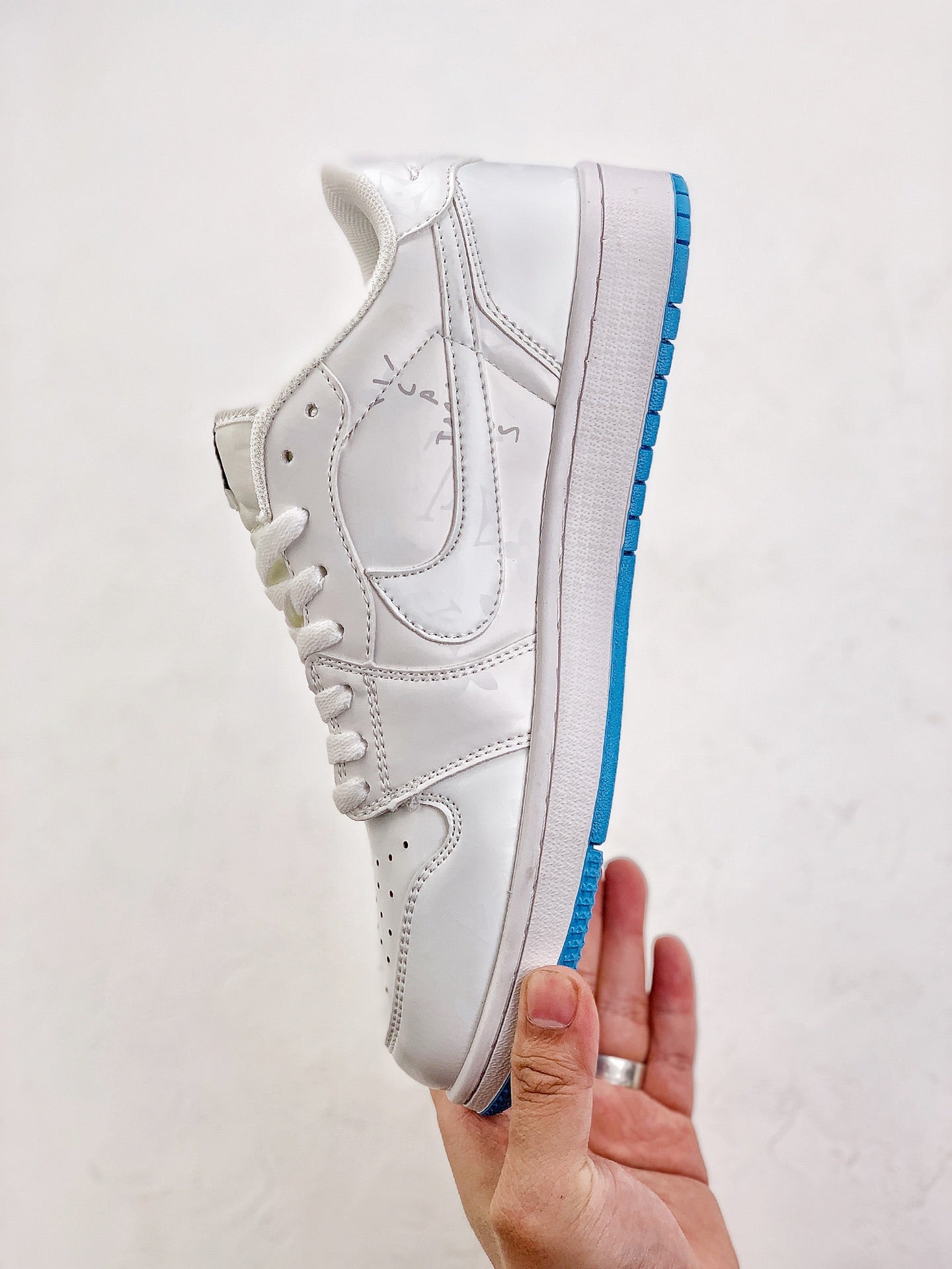 Nike Air Jordan 1 Low Travis Scott White Blue