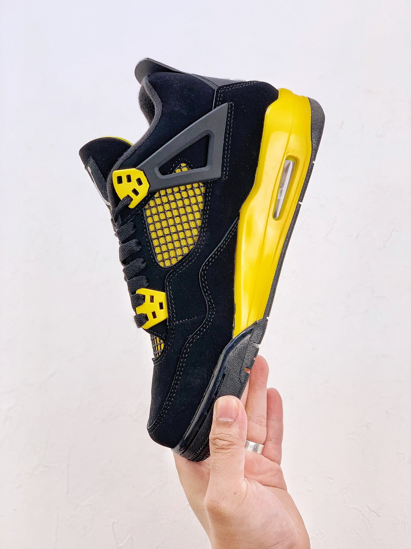 Nike Air Jordan 4 Retro Thunder