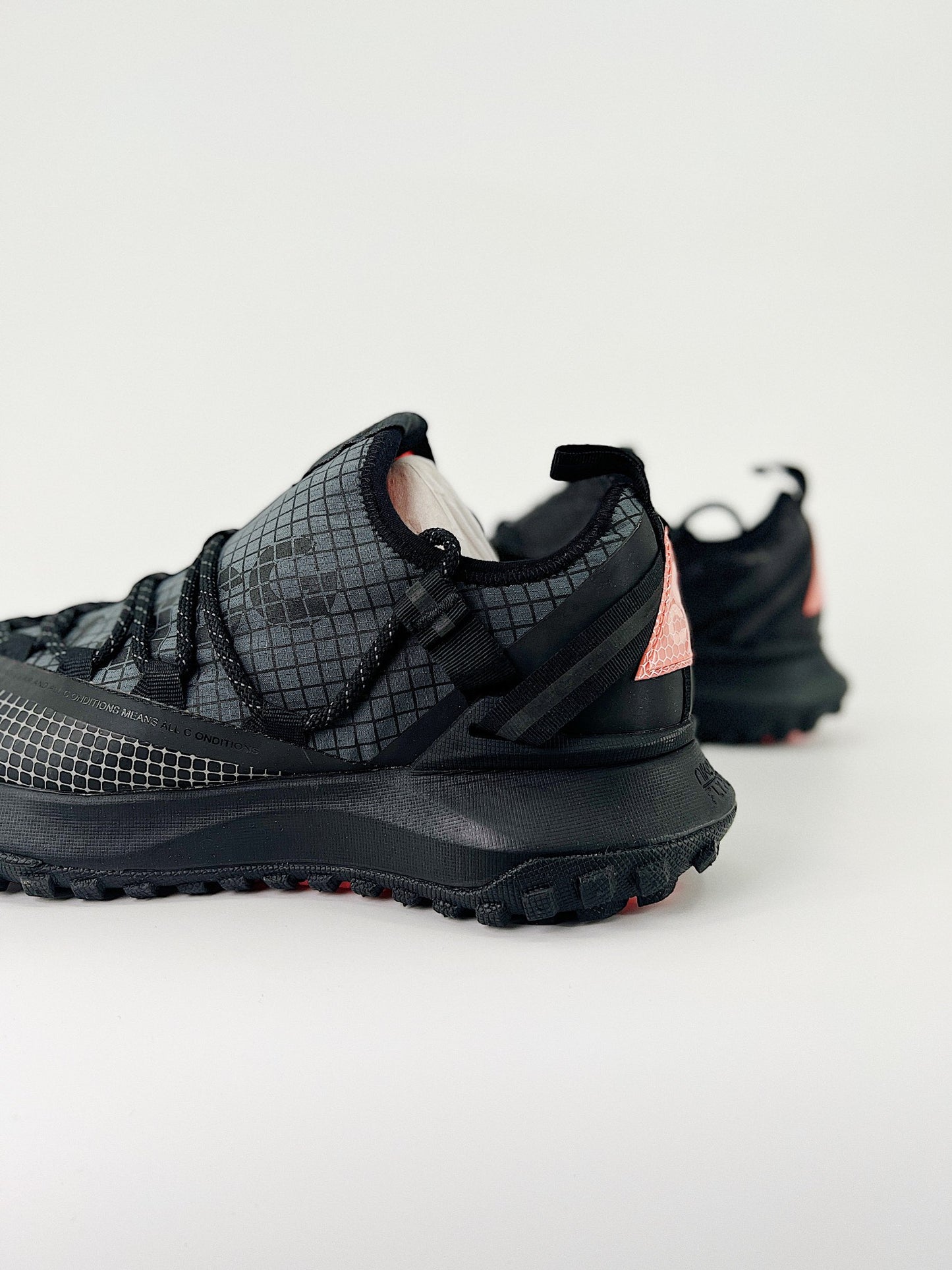 Nike ACG Mountain Fly Dark Grey