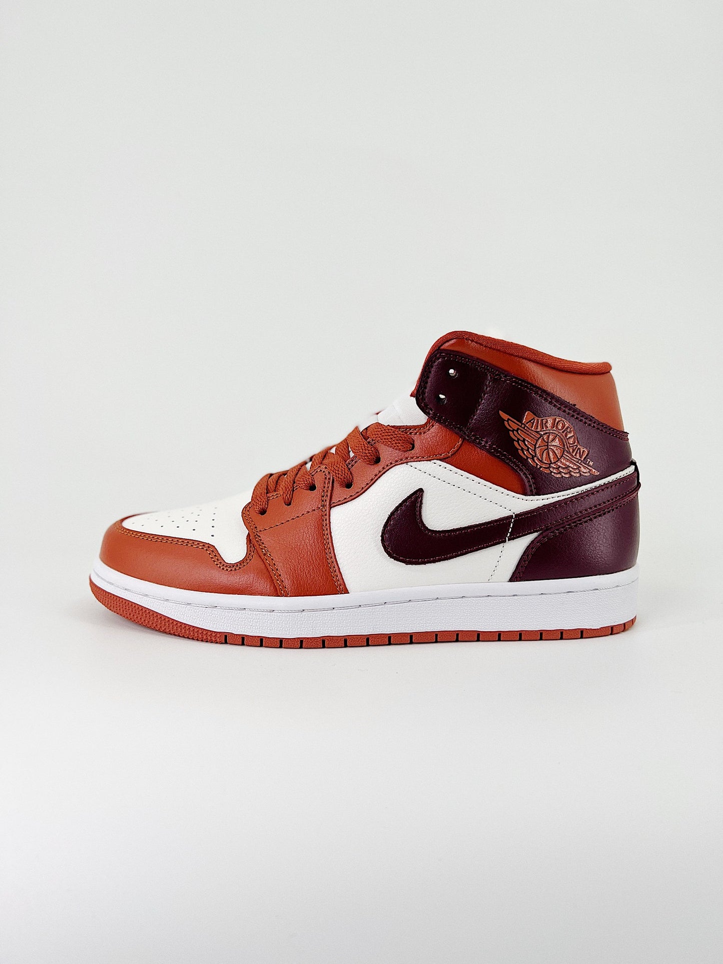 ﻿Nike Air Jordan 1 Mid Dusty Peach