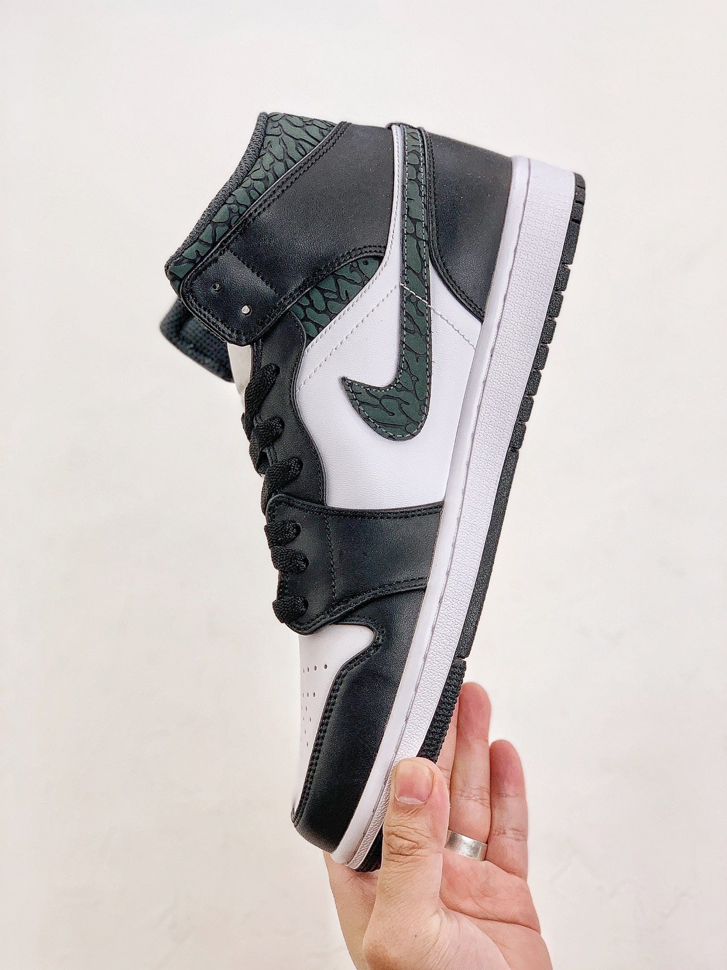 Nike Air Jordan 1 Mid Panda Elephant