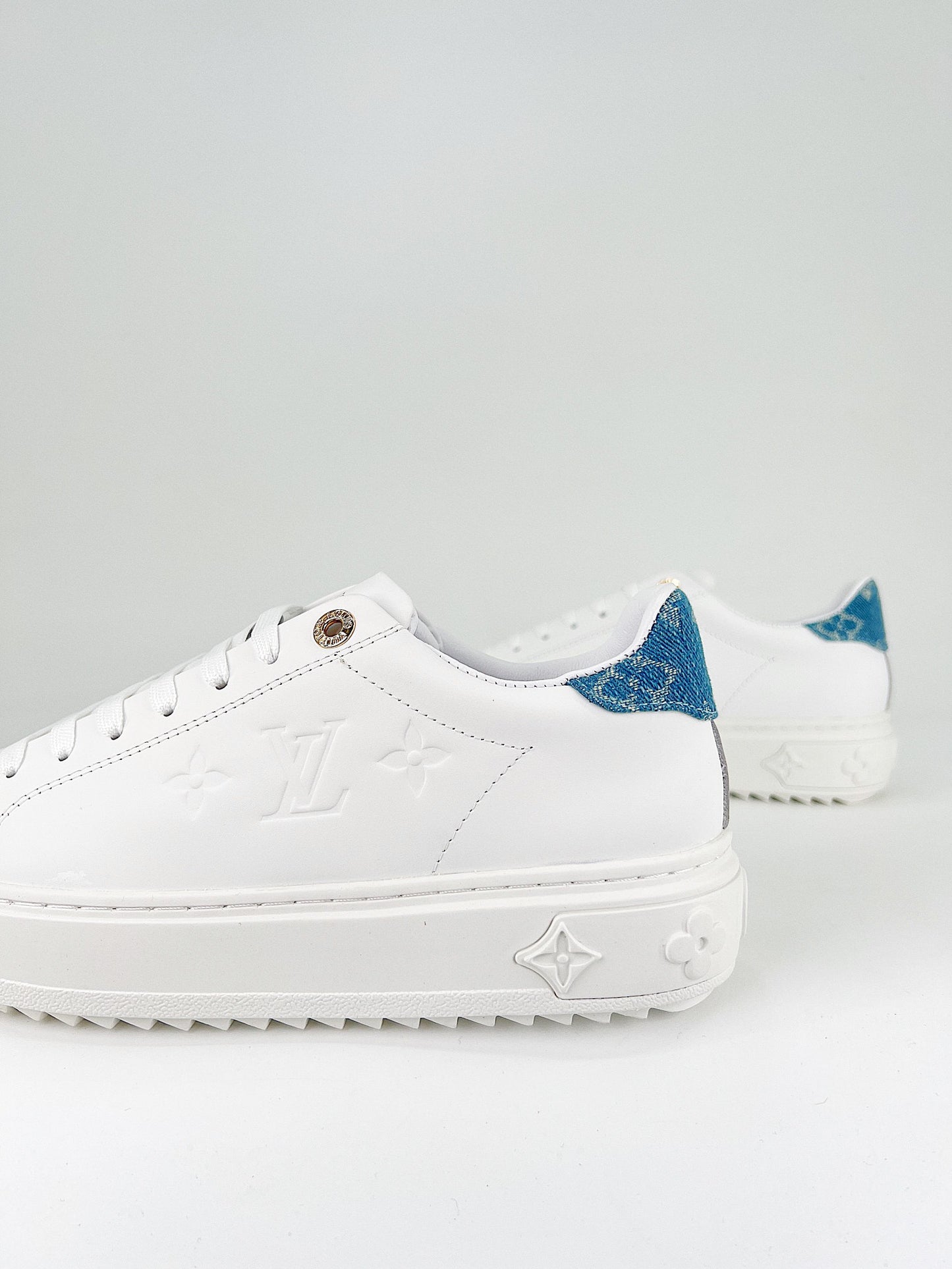 LOUIS VUITTON Time Out Low Blue