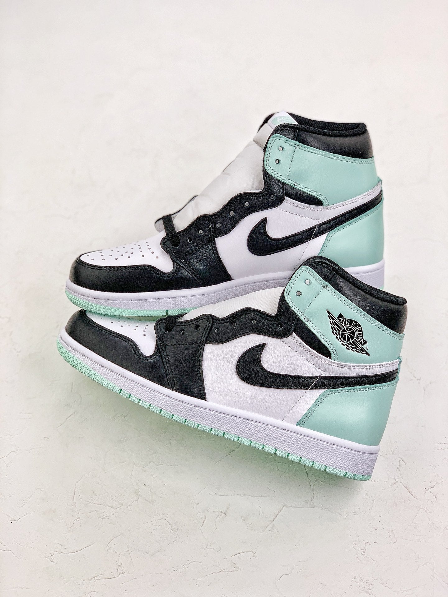 Nike Air Jordan 1 High NRG Igloo