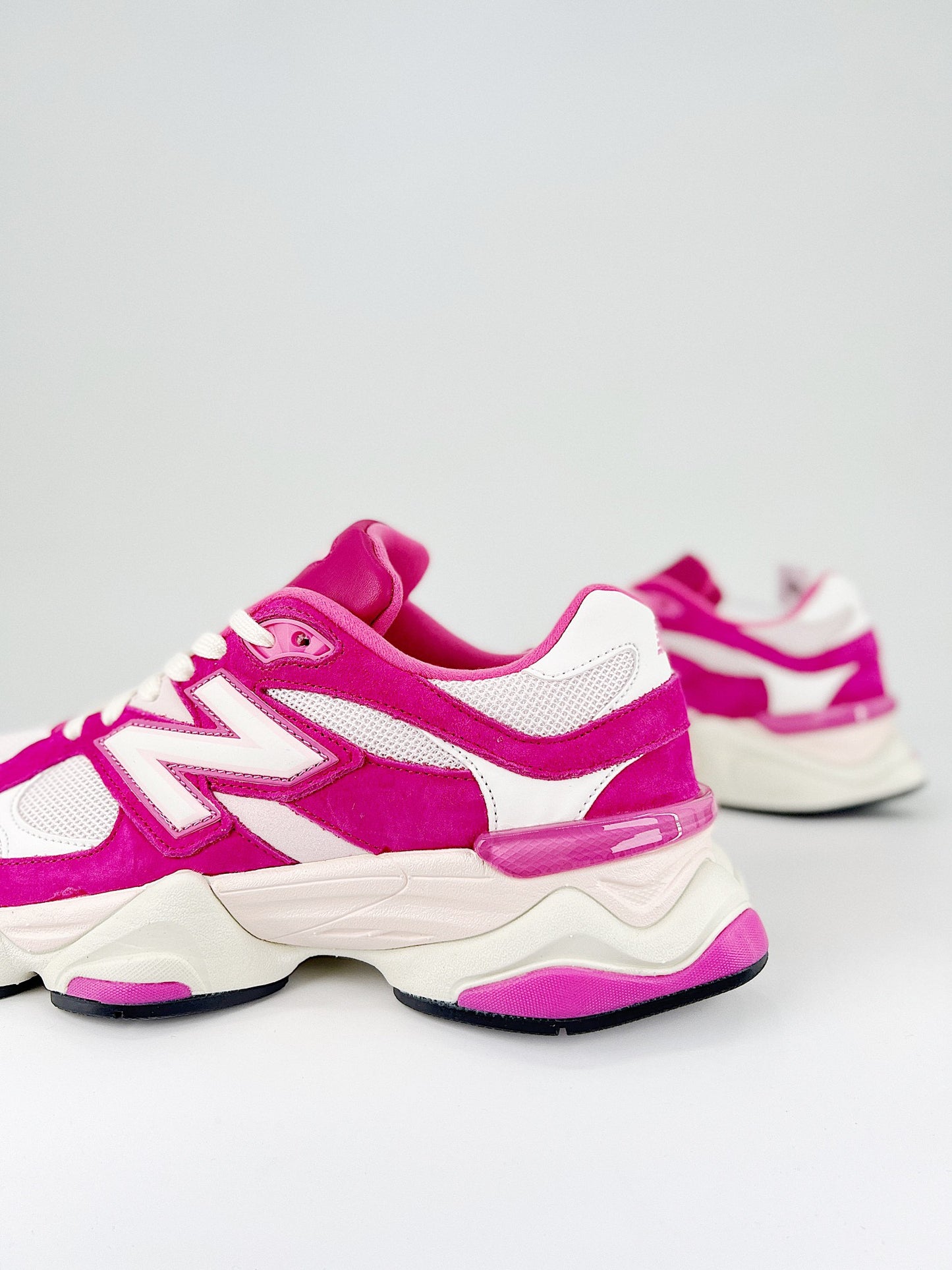 New Balance 9060 Fuchsia Pink