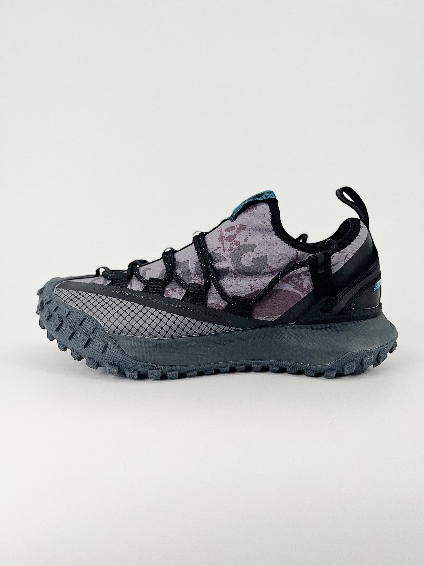 ﻿Nike ACG Mountain Fly Grey