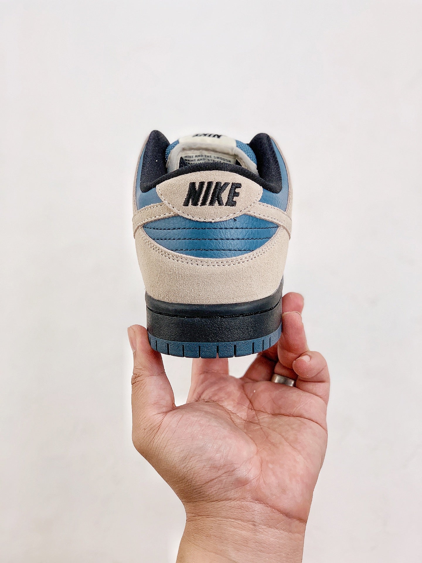 ﻿Nike Dunk SB Low Pro Thunderstorm