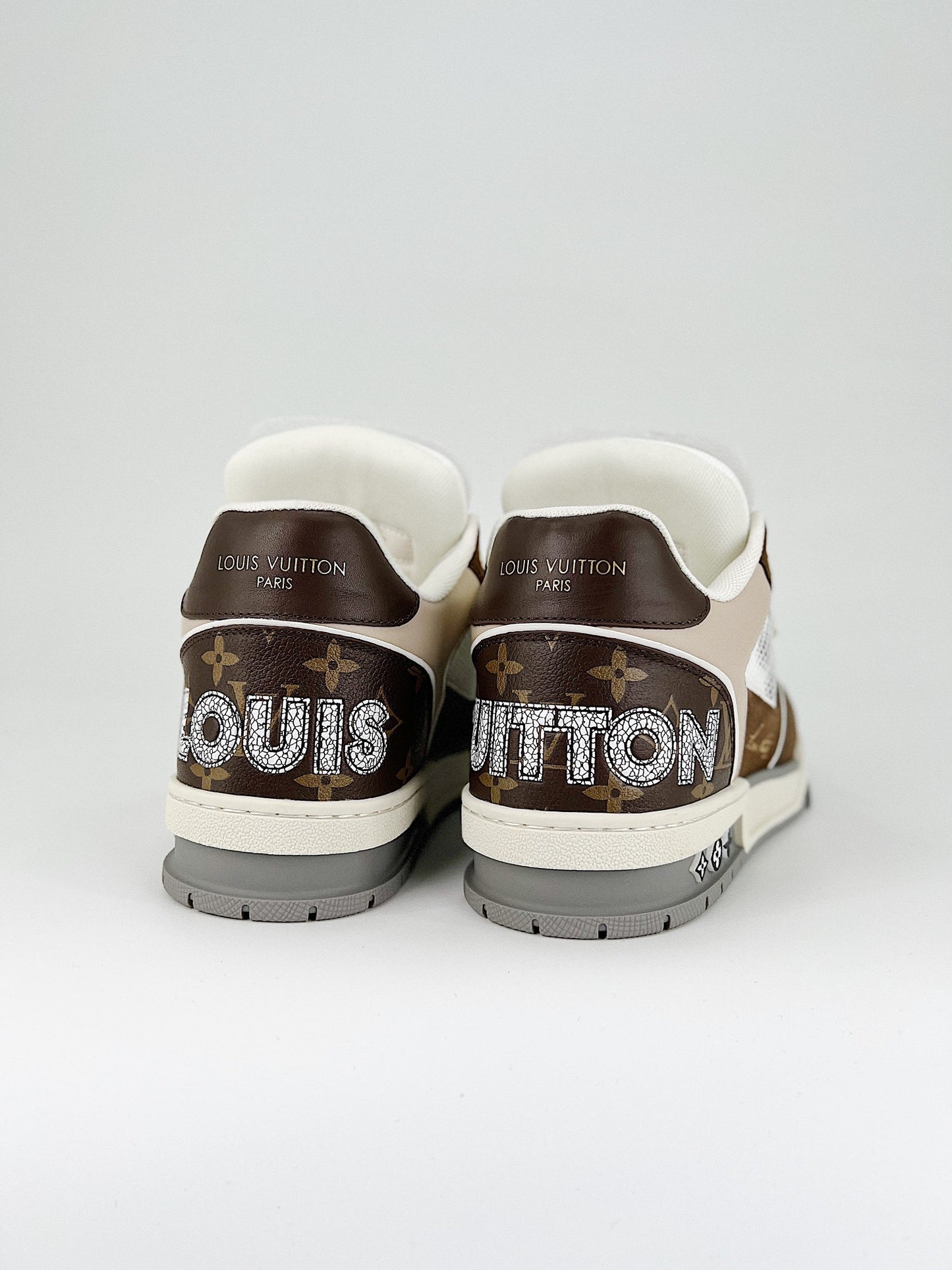 LOUIS VUITTON Trainer Moka Brown