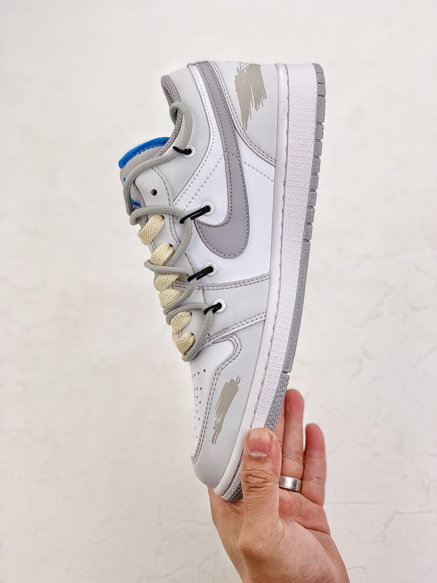 Nike Air Jordan 1 Low Silver White