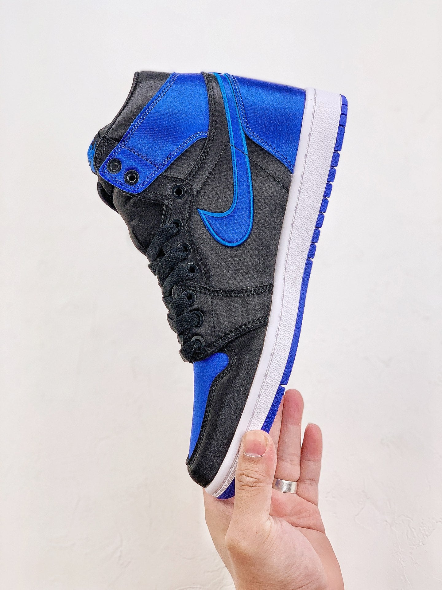 Nike Air Jordan 1 High OG Satin Royal